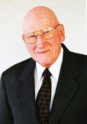 Earl Waldo Riddle Profile Photo