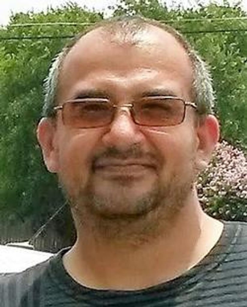 Ronnie James Rosales Profile Photo