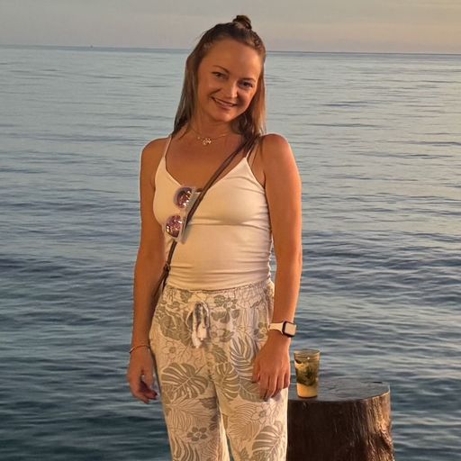 Katie Lynn Bond Profile Photo