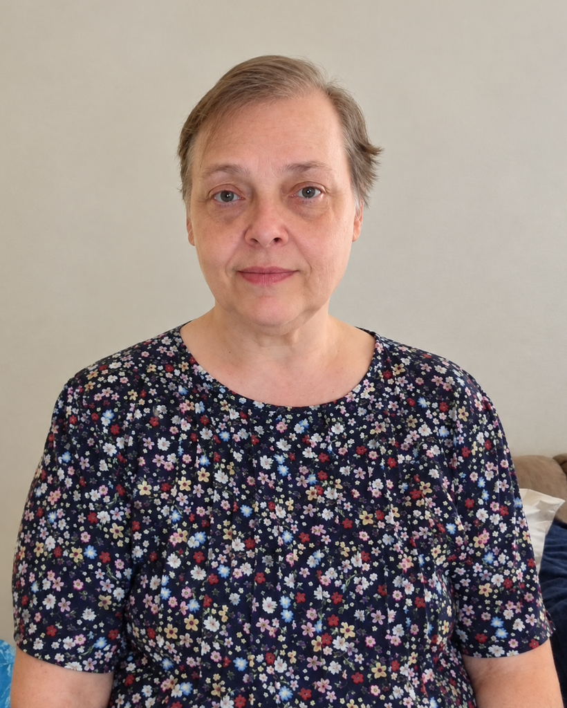 Julia Hacker Profile Photo