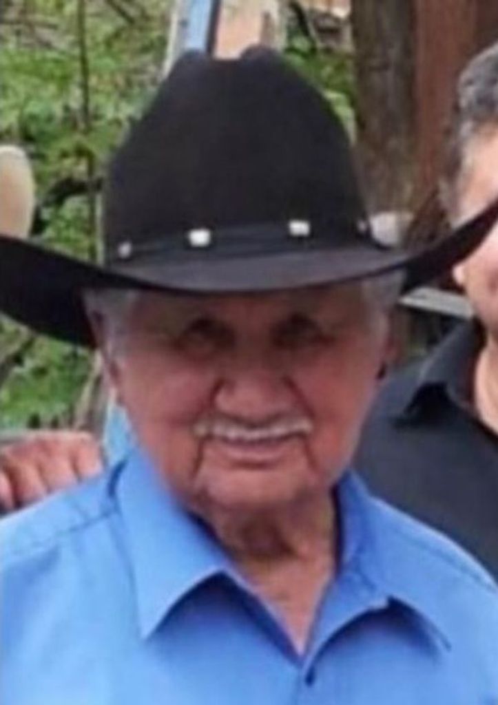 Alvaro Perez Sr.