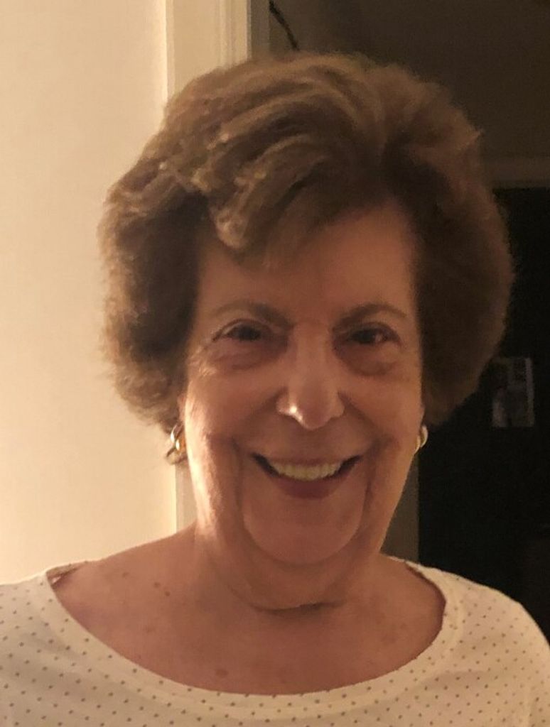 Hermine M. "Helen" (Serdjenian)  Mahtesian