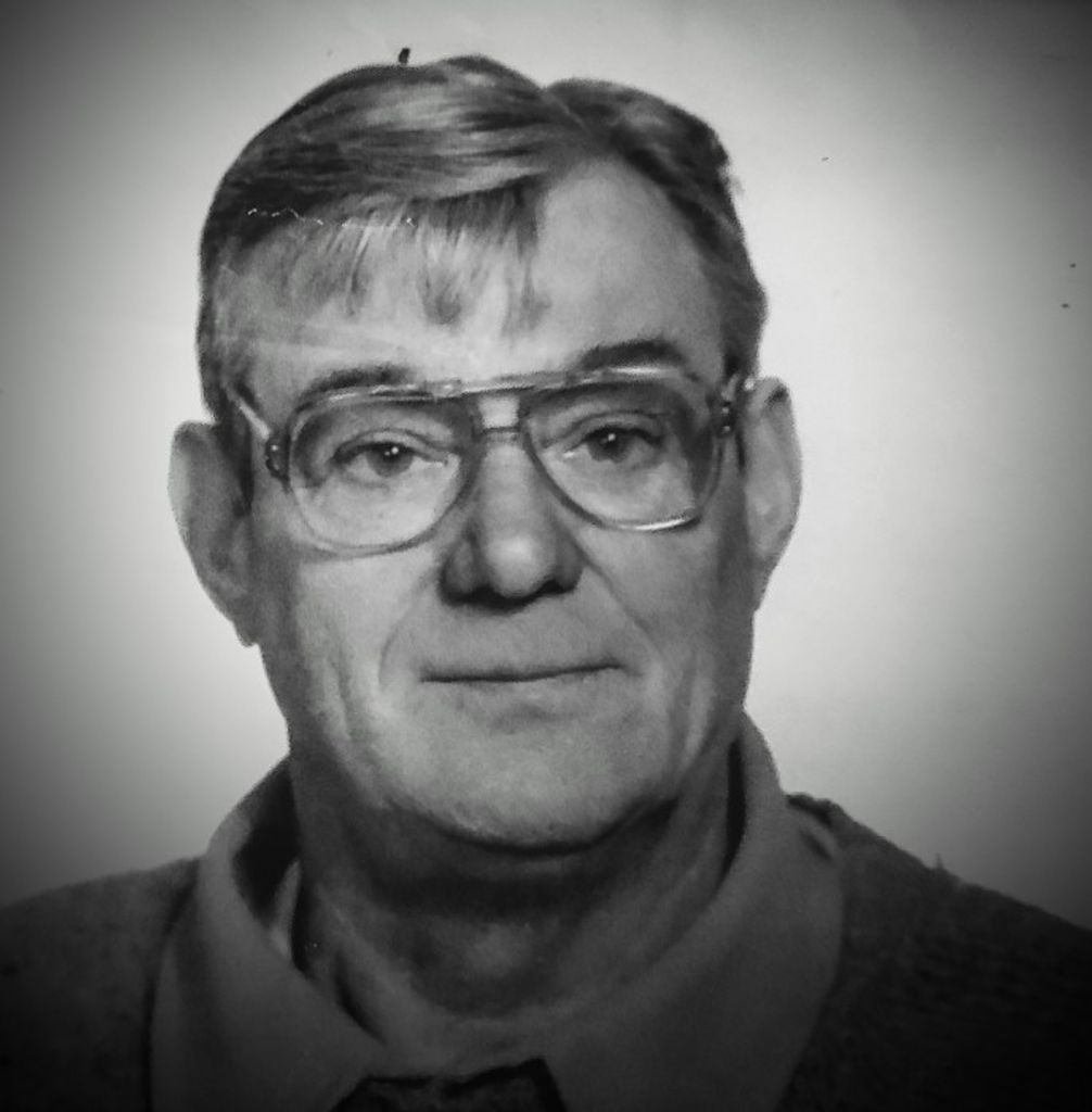 William (Ted) E. Oakes