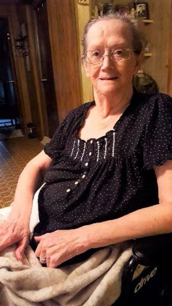 Maxine Sue Lakins White