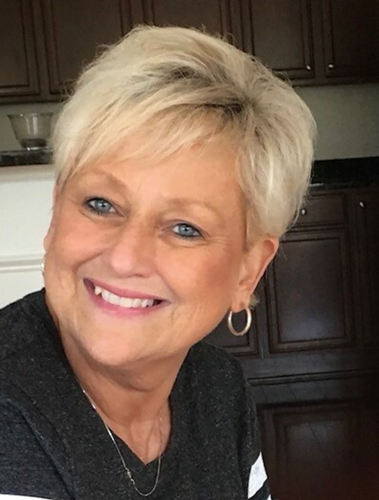 Kristi Lou Rhoads Profile Photo