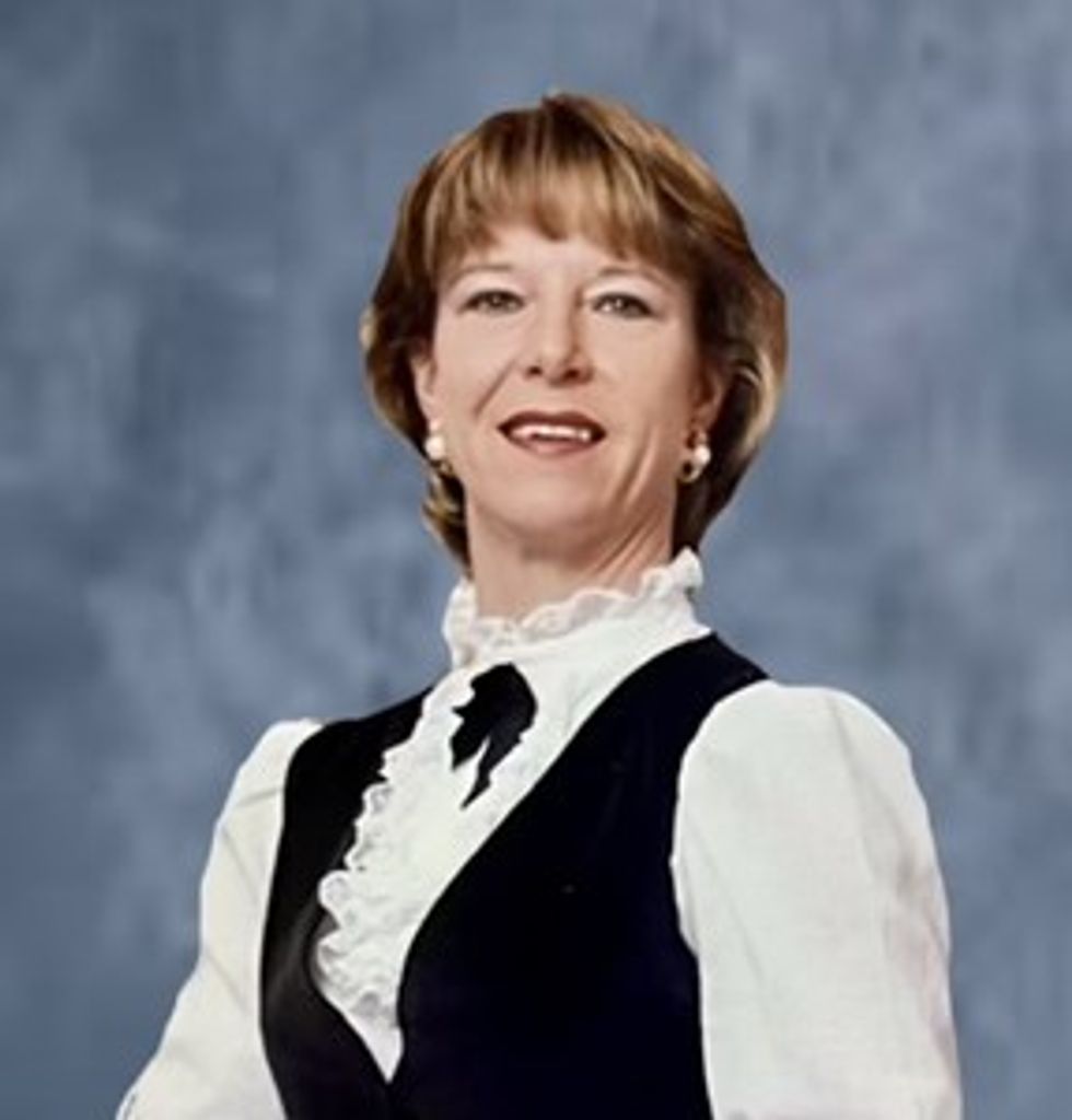 Leslie L. Ayon