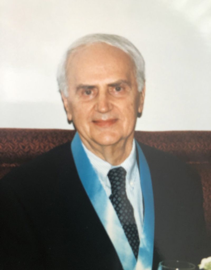 Dr. Raymond R. Lebetski Dds