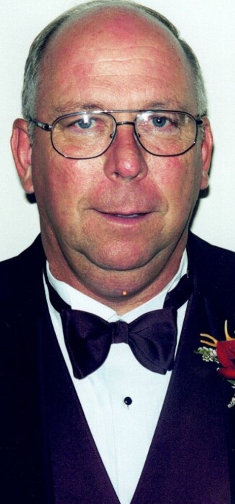 Robert E Williams
