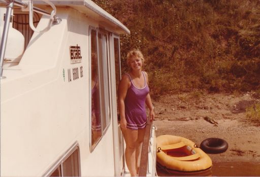 Carolyn J. (Bergstrom)  Bohl photo gallery thumbnail 26 of 133