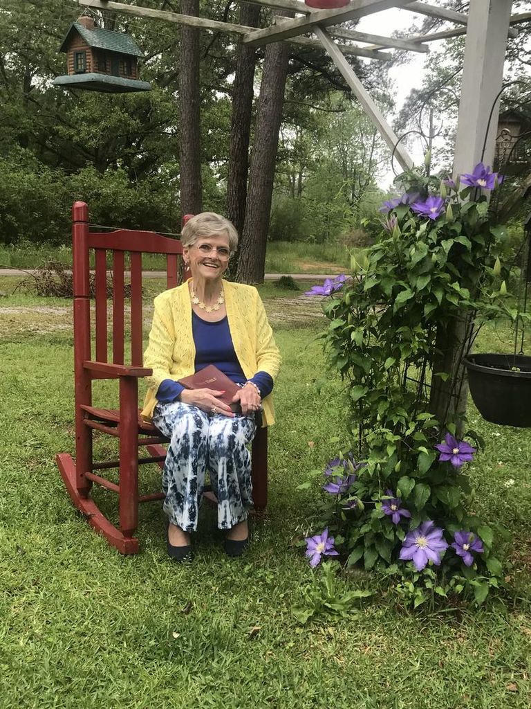 Mrs. Vivian Ellen "Cricket" Riles Profile Photo