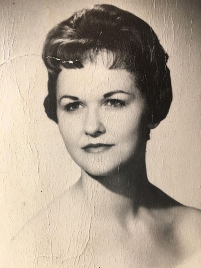 Elizabeth Stevens Profile Photo