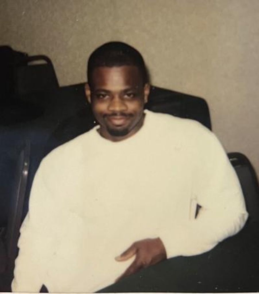 Ronell Terrence Mills Profile Photo