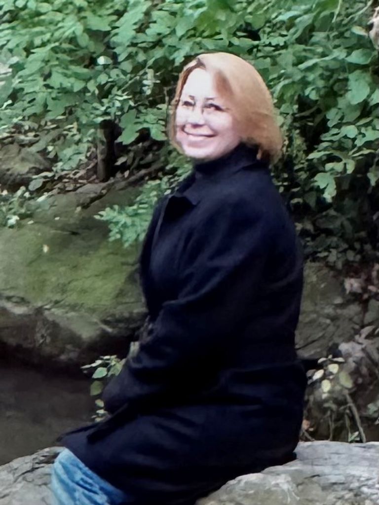 Elizabeth Casey Profile Photo