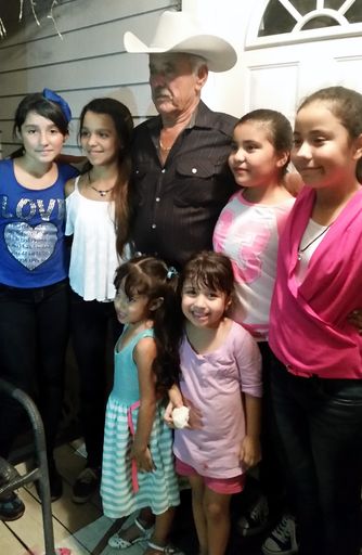Adolfo Quintanilla photo gallery thumbnail 79 of 80
