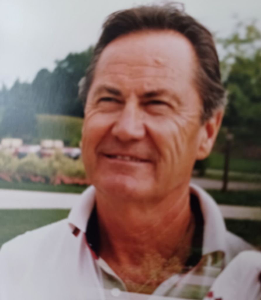 Robert "Bob" Mullin