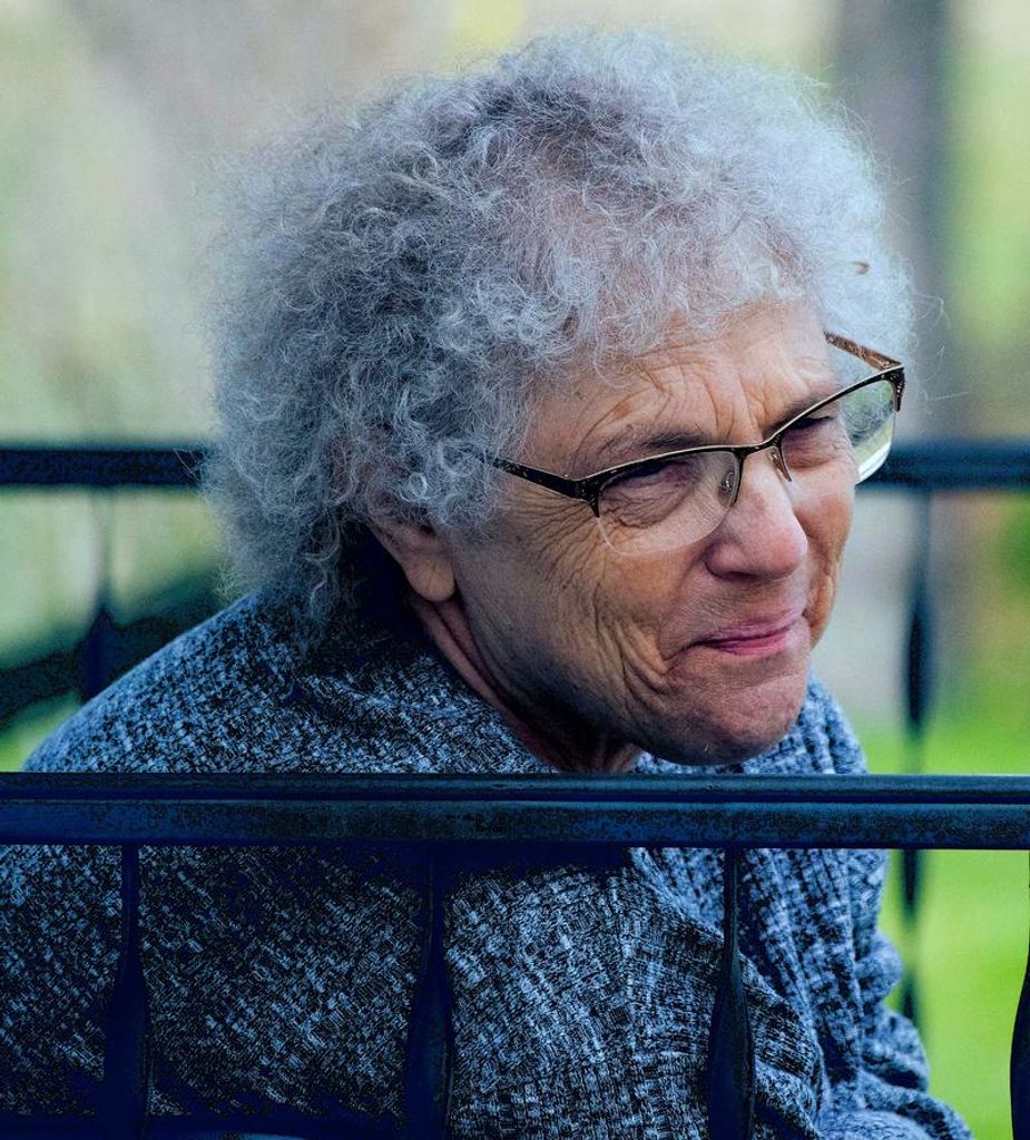 Julie Sanders Profile Photo