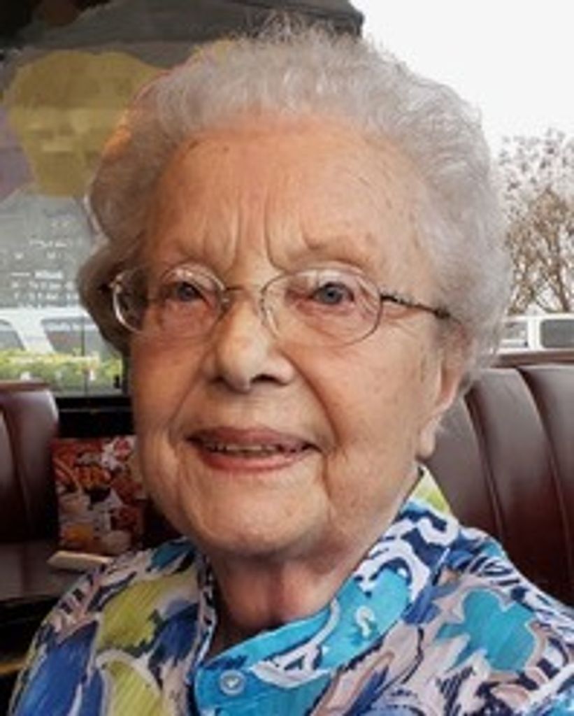 Elisabeth Fox Profile Photo