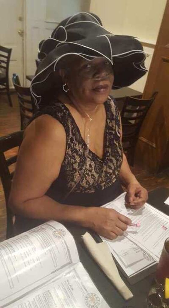 Dona Christina Lawrence