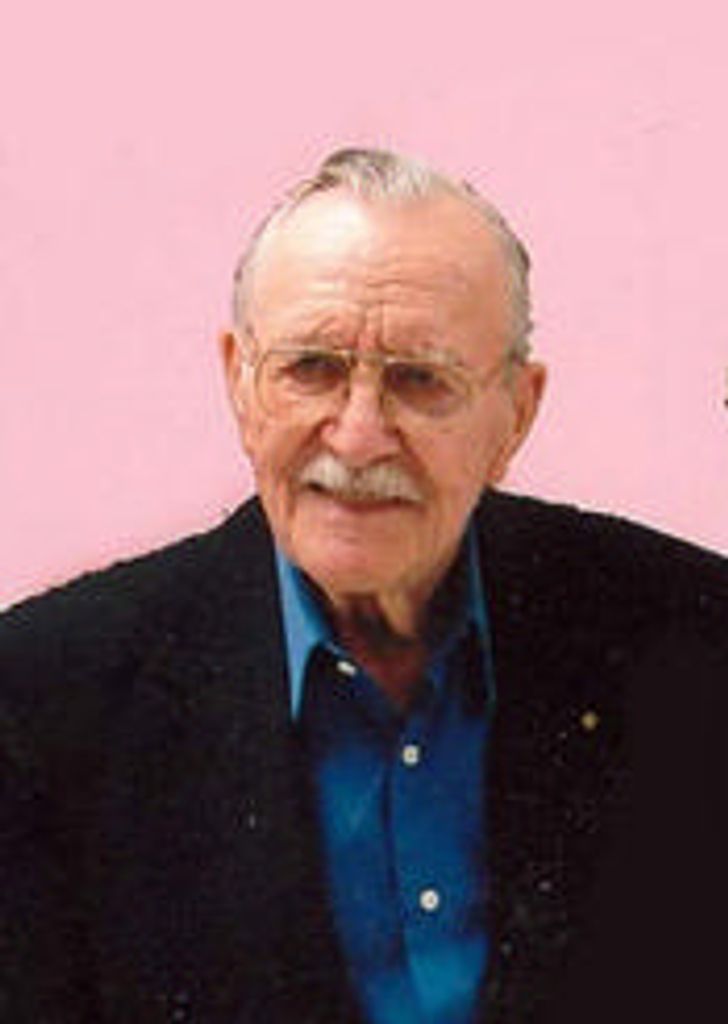 August Carlson Profile Photo