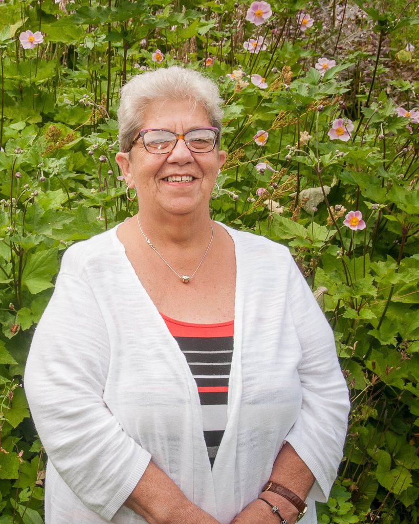 Bernadine "Bernie" Leach Profile Photo