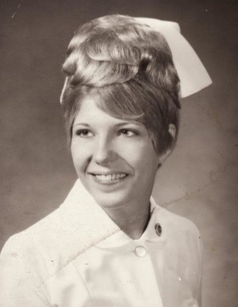 Lynn Roberta (Nesbitt)  Hall
