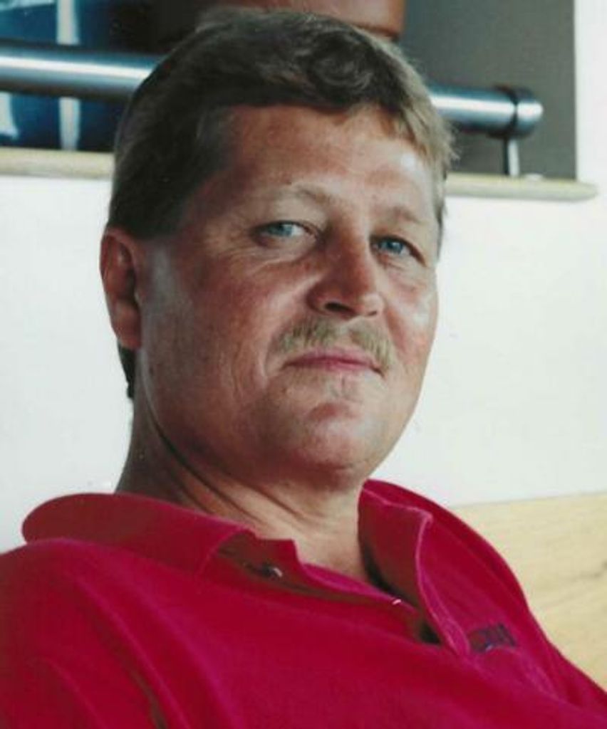 Russell Saunderson