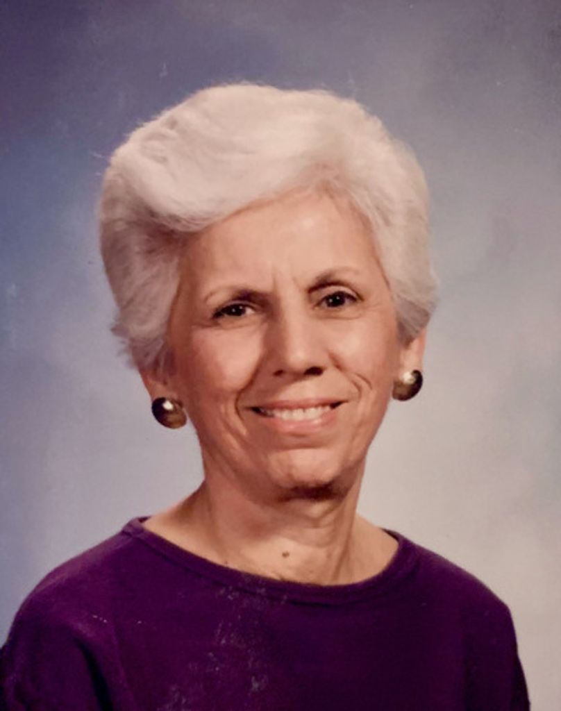 Elizabeth M Versacio