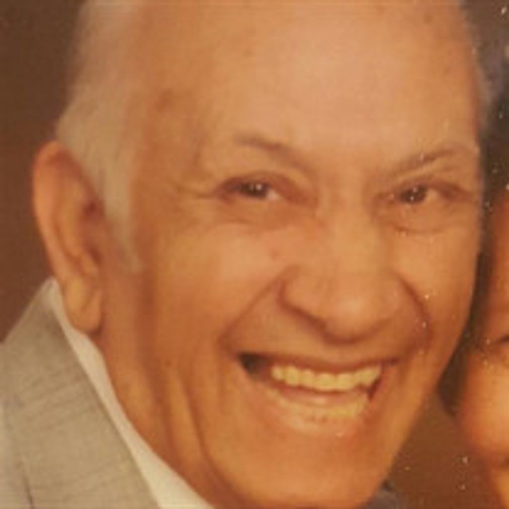 Mr.  Romualdo M Muñoz