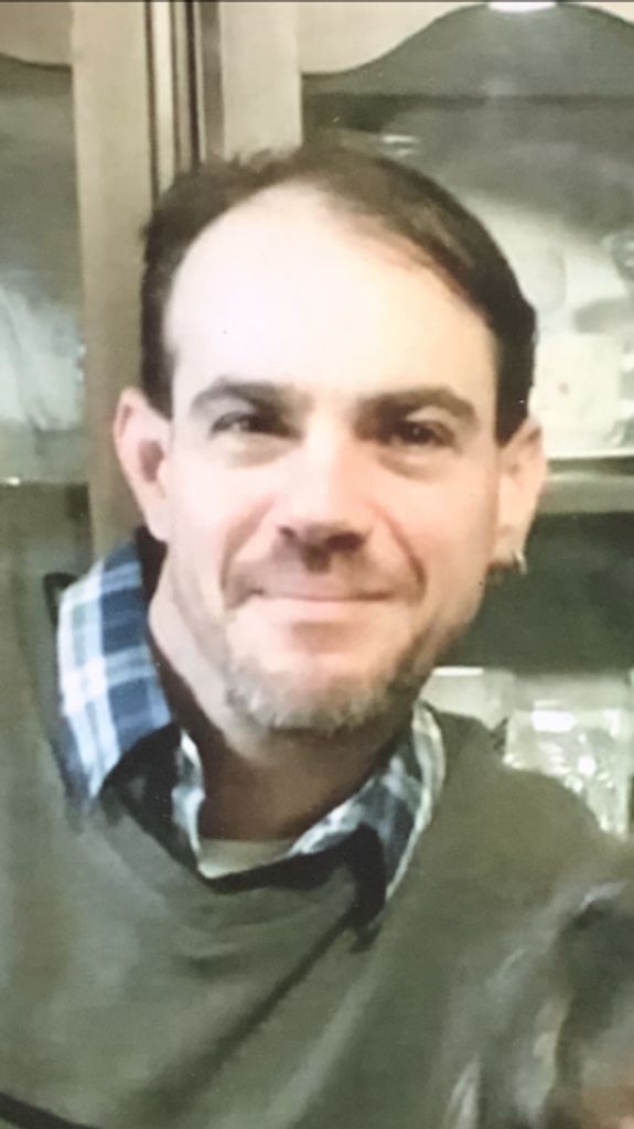 Erik James Lyons Profile Photo