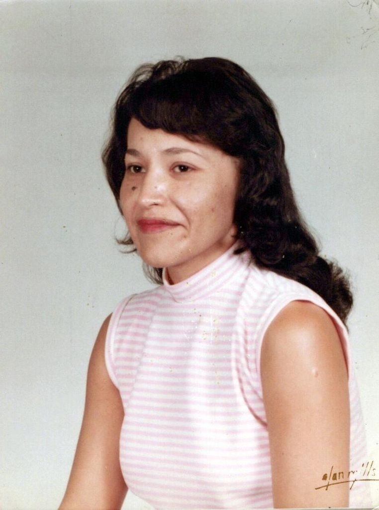 Beverly White Bear Profile Photo