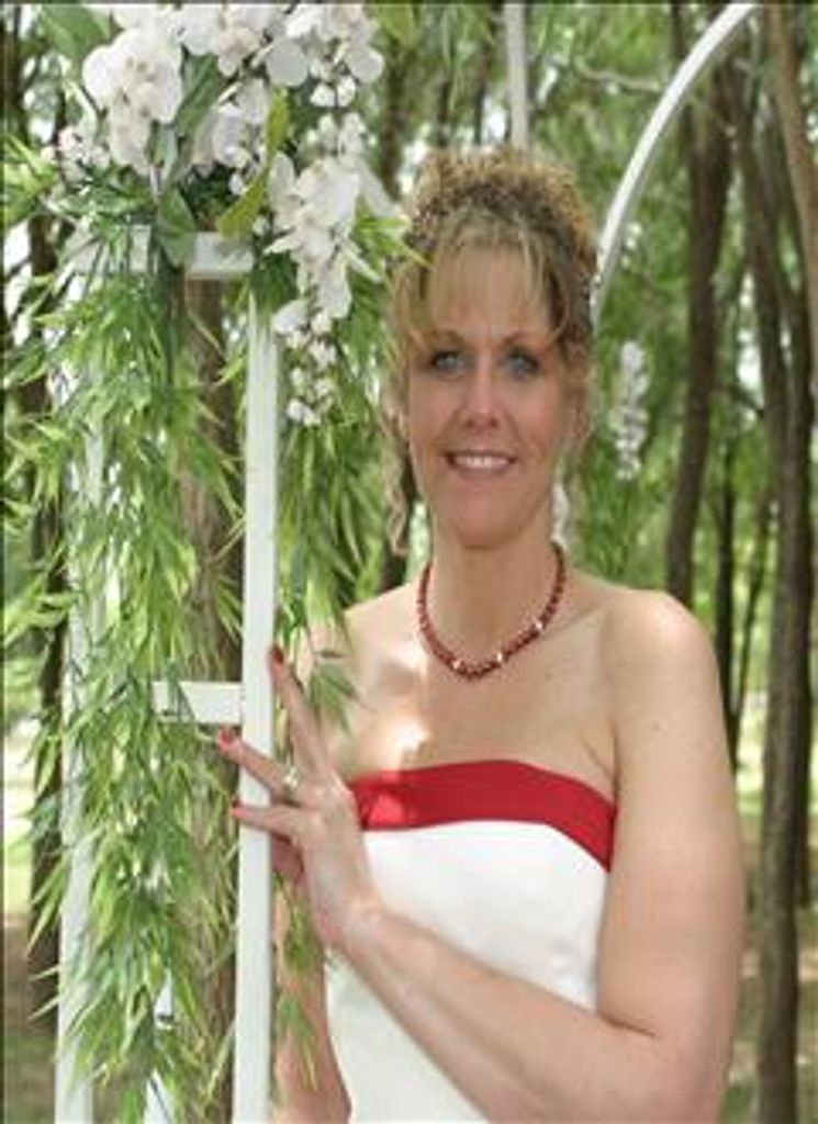 Robin Lynne Charlton