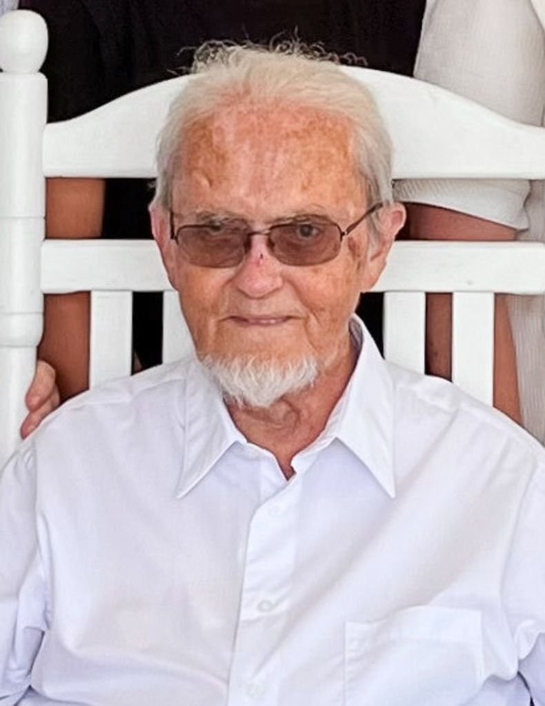 Eli Lloyd Mast