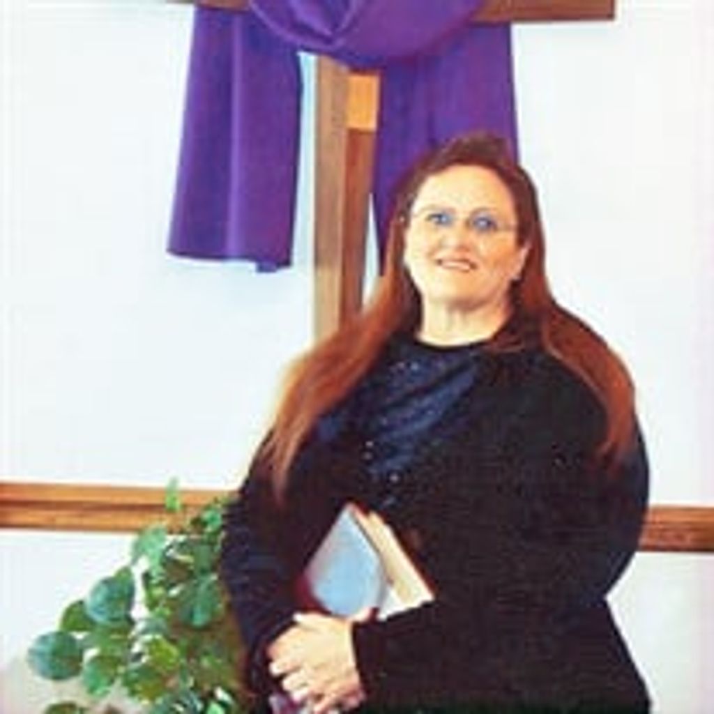 Elsie  M Brewer