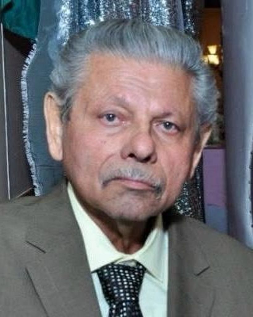 Efrain Guzman Lopez