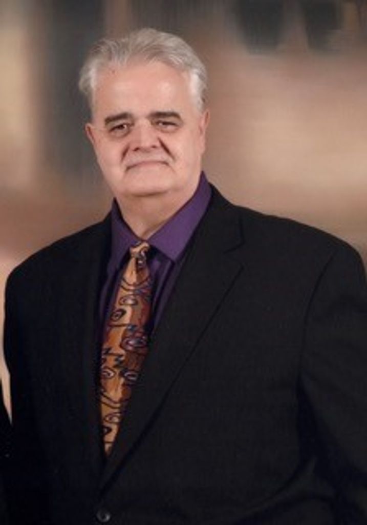 Lindsey Michael Oliver Profile Photo