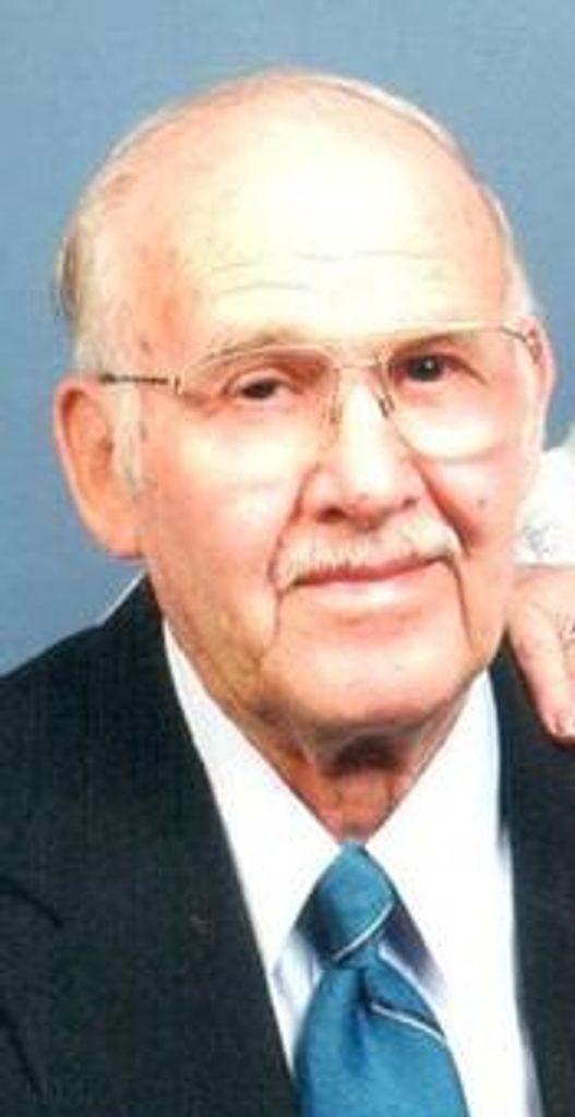 Lawrence "Larry" L Nichols