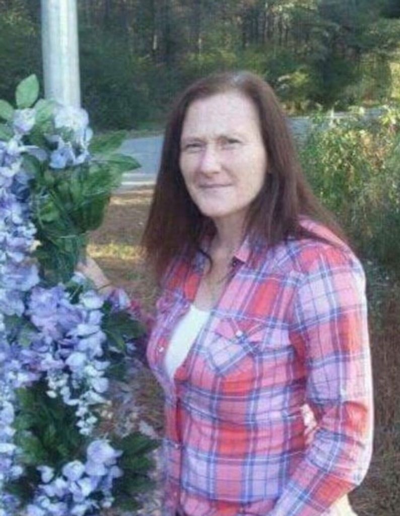 Michell Williams Lewis Profile Photo