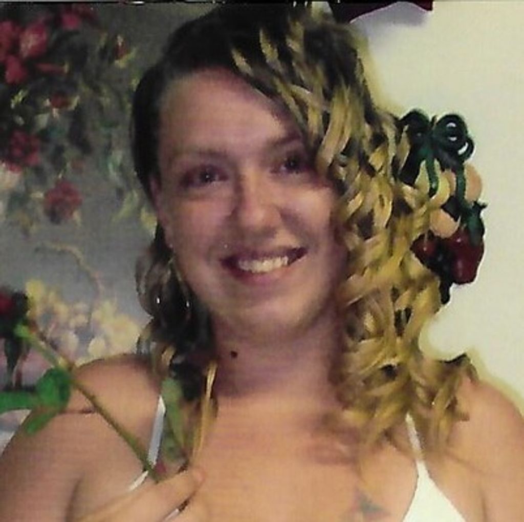 Carrie Nicole Warner Profile Photo