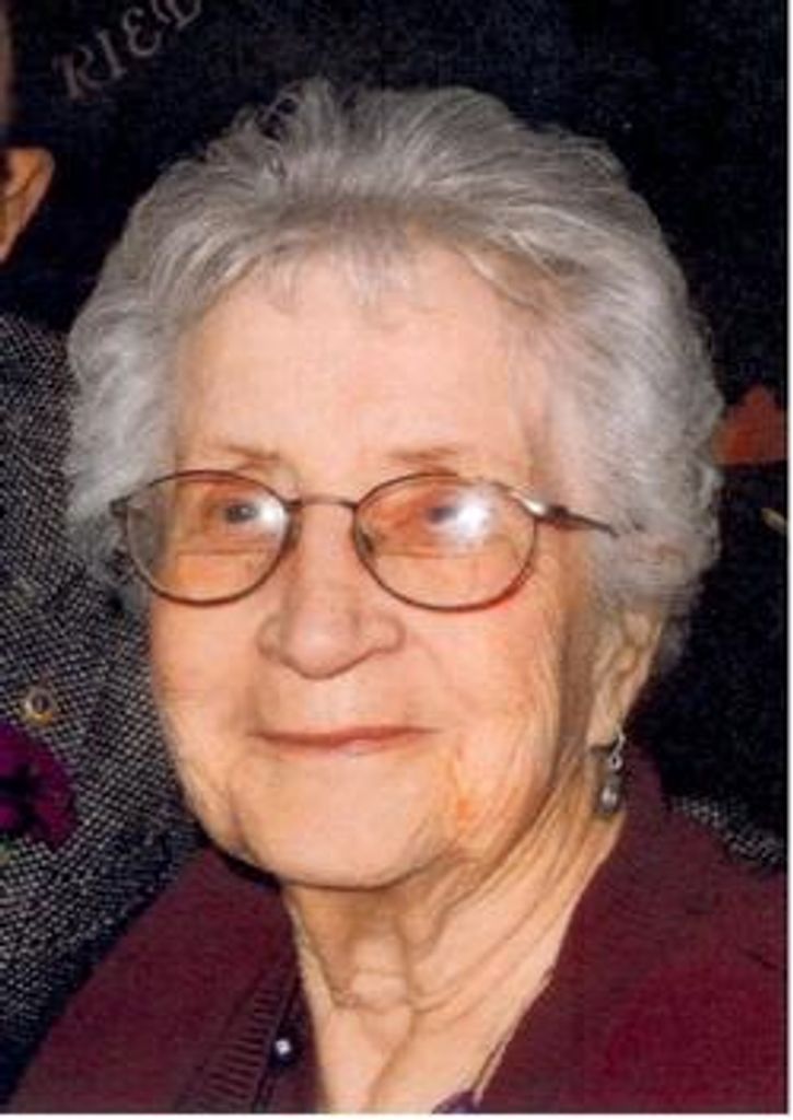 Julia Teresa "Dooley" Vinoski