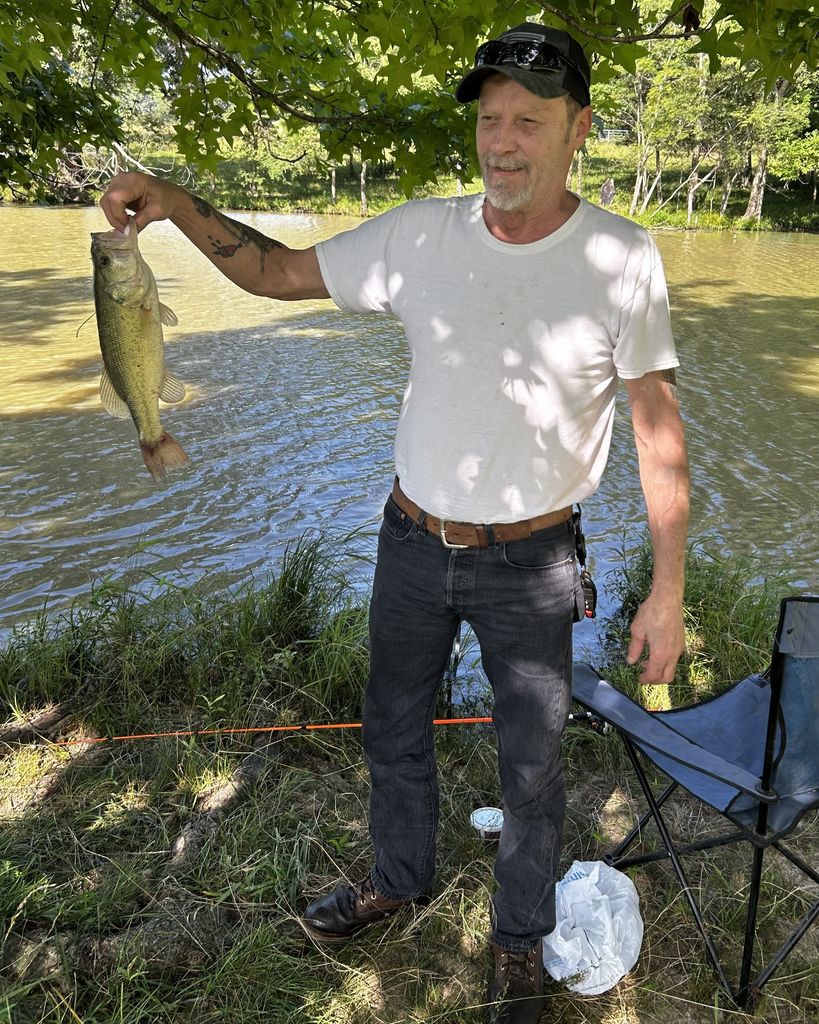 Eddie Wayne Schreier Profile Photo