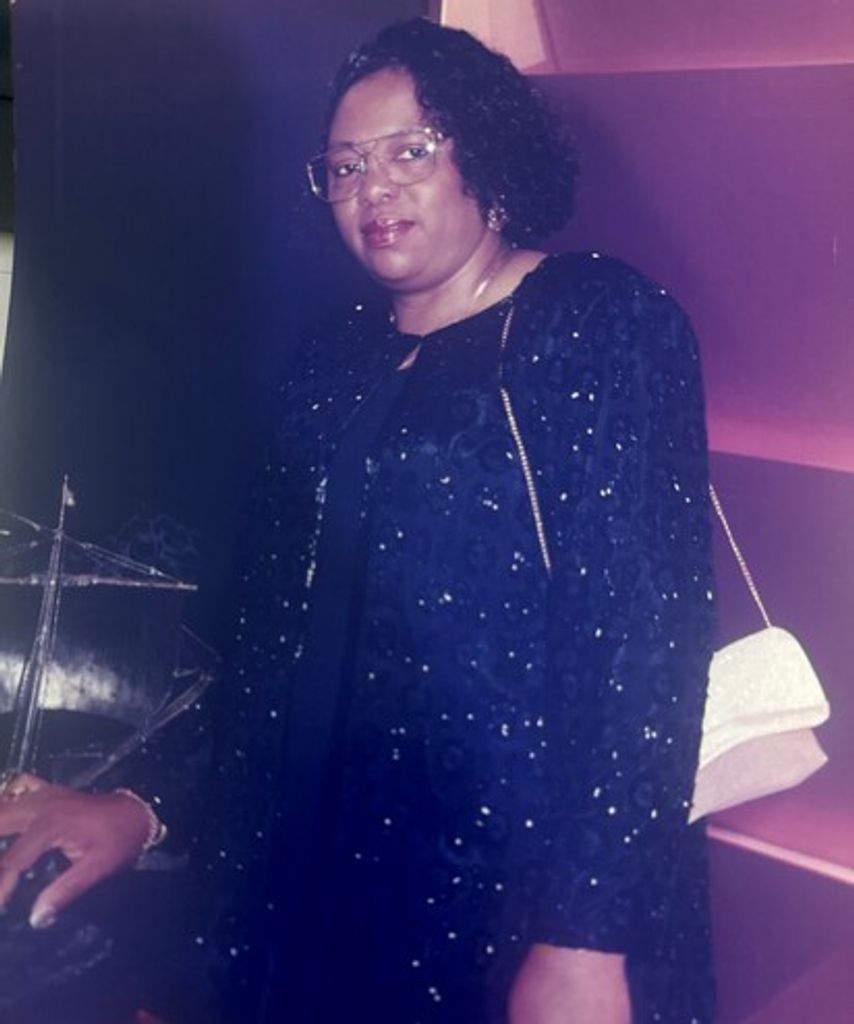 Maggie L Mobley