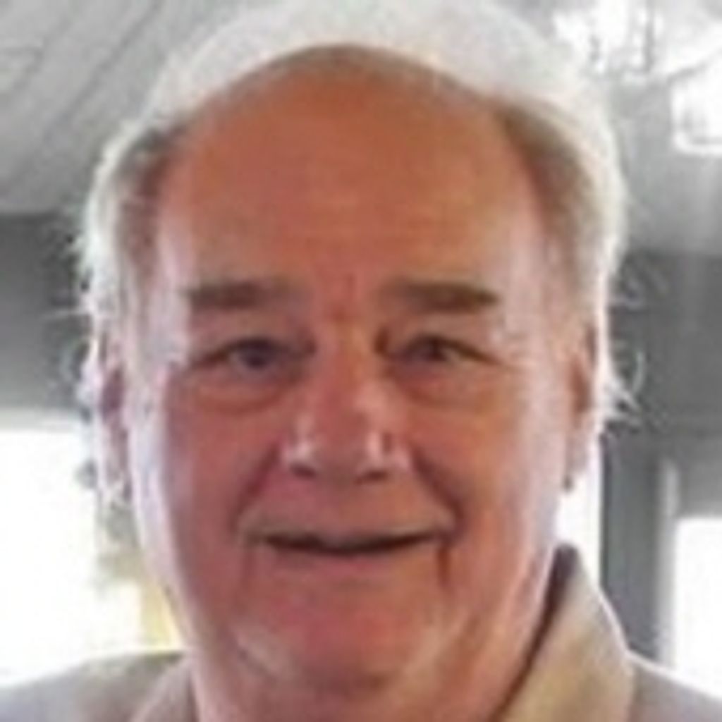 Roger Helton