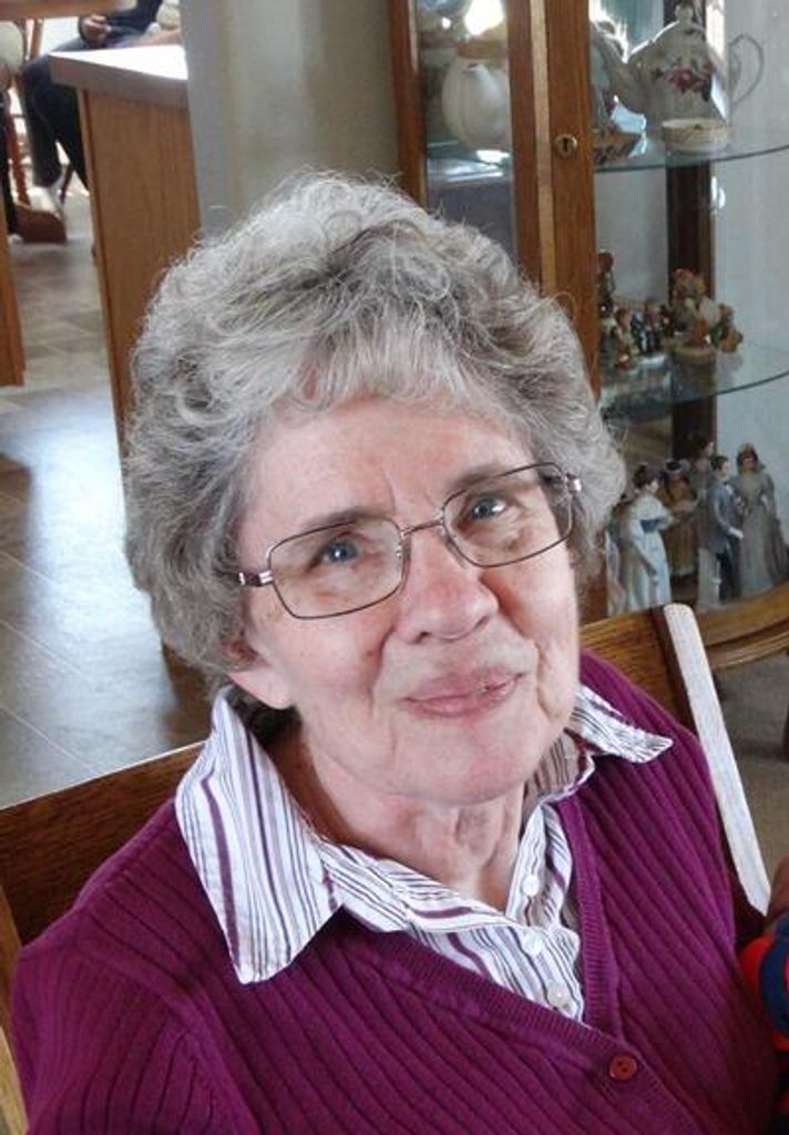 Helen L Luetchens Profile Photo