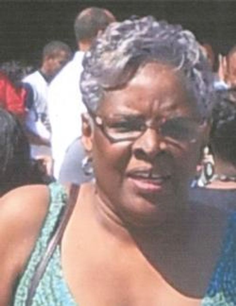 Yvonne Lorraine Holt