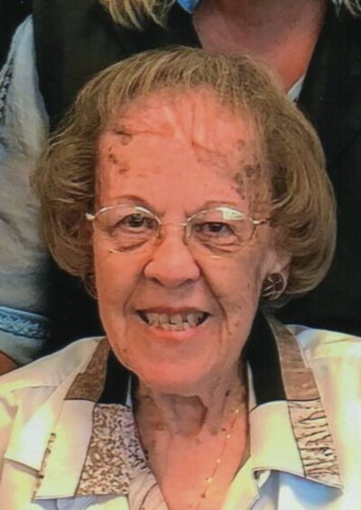 Elizabeth Luttrell Profile Photo