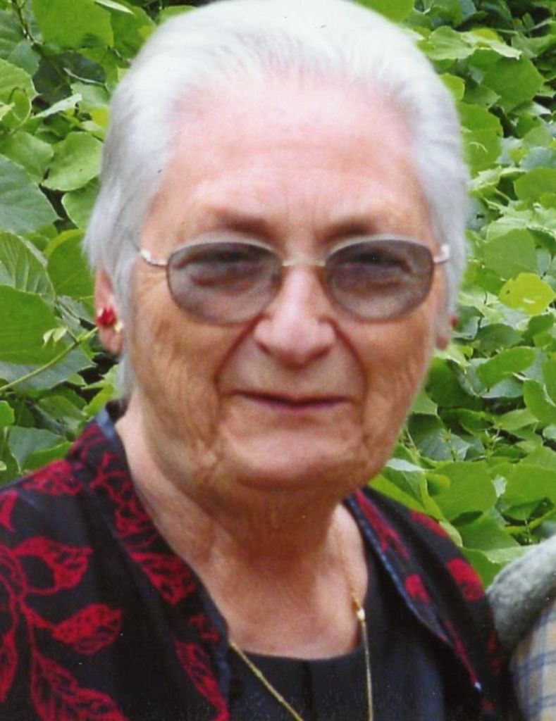 Maxine Caudill Back Profile Photo