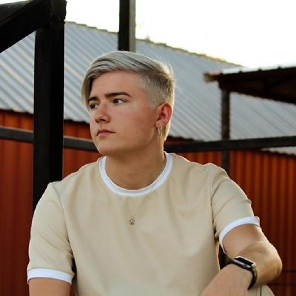 Lakota Tolloak Profile Photo