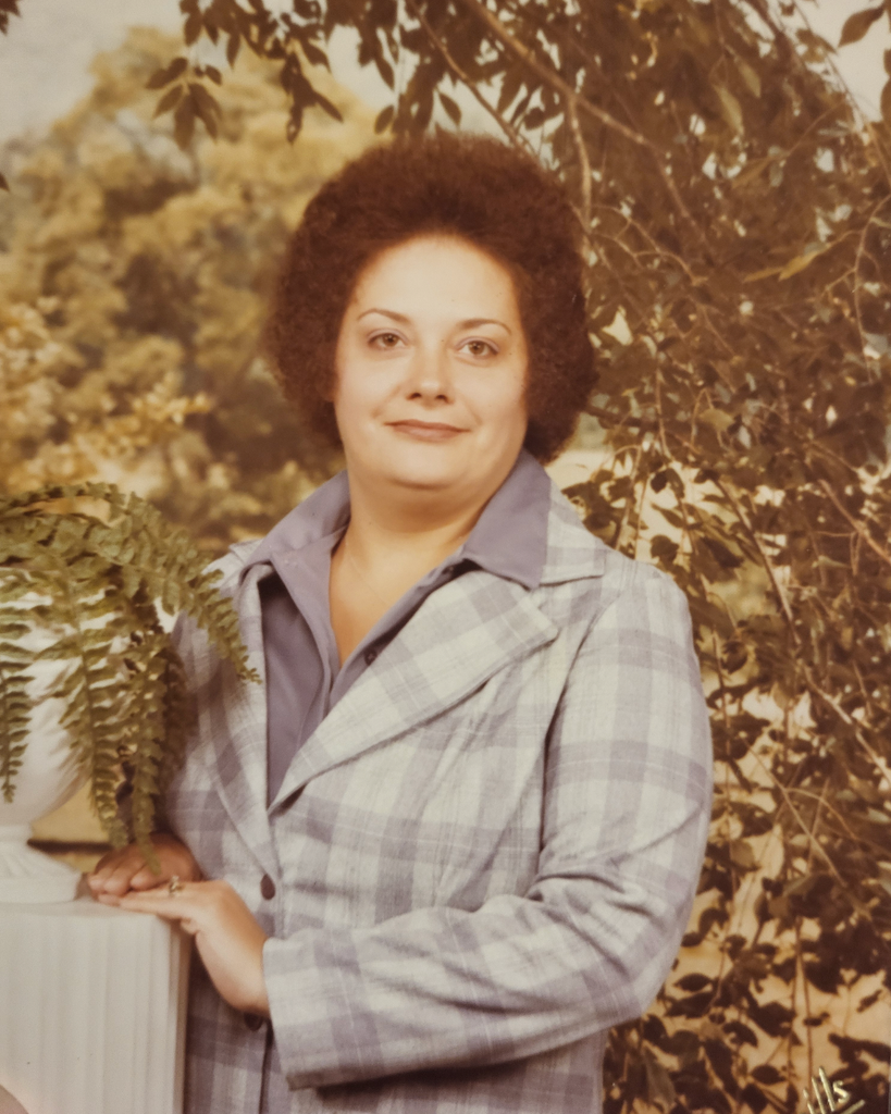 Linda Lou Grant
