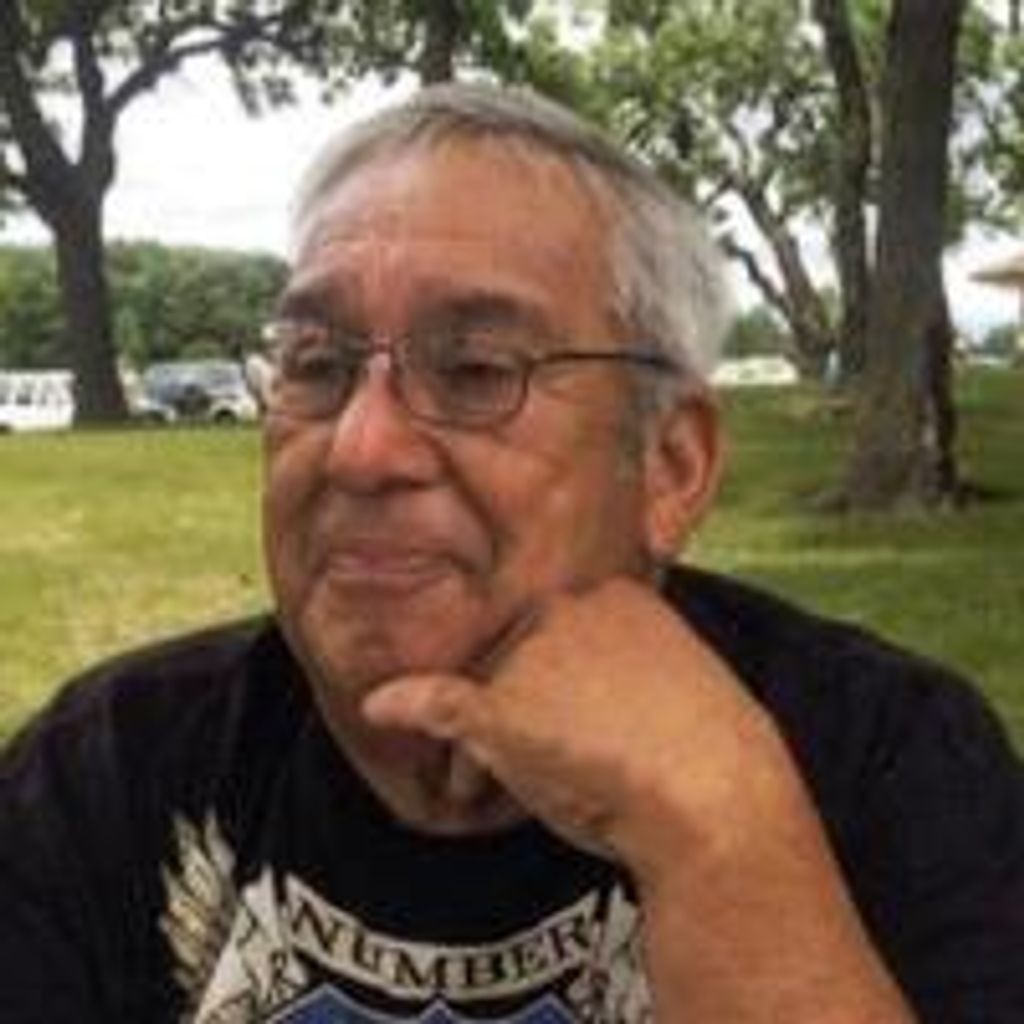Alberto R Lopez