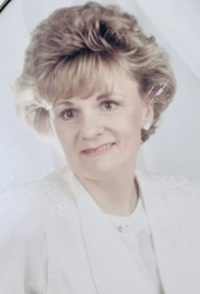 Linda A Chase